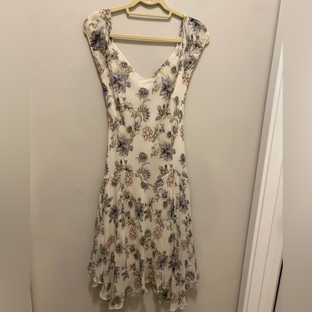 Stunning MaxandCleo Flowing beige dress size small. Flowing very stylish - Picture 2 of 13